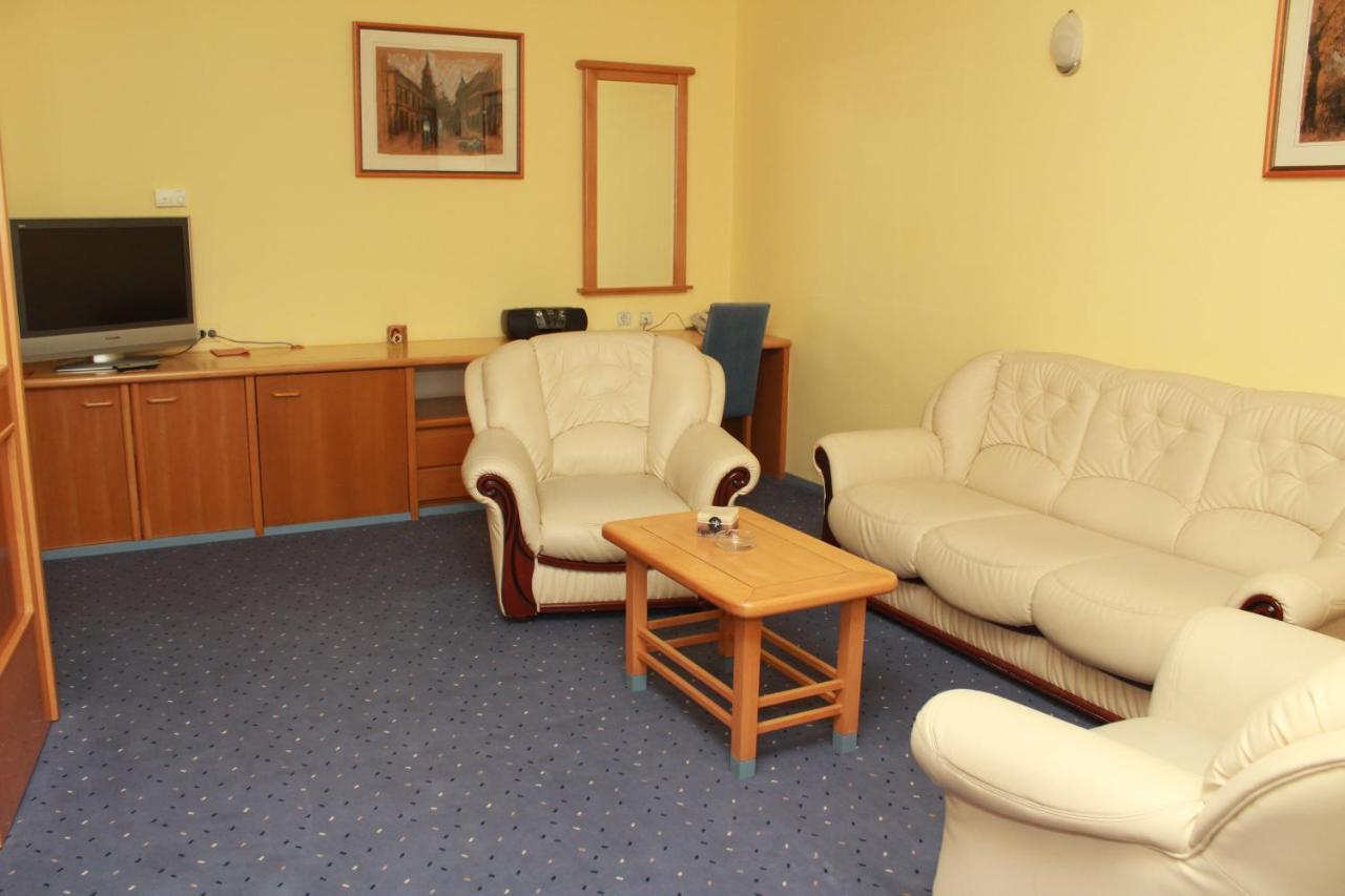 Hotel Prezident Palić Zewnętrze zdjęcie