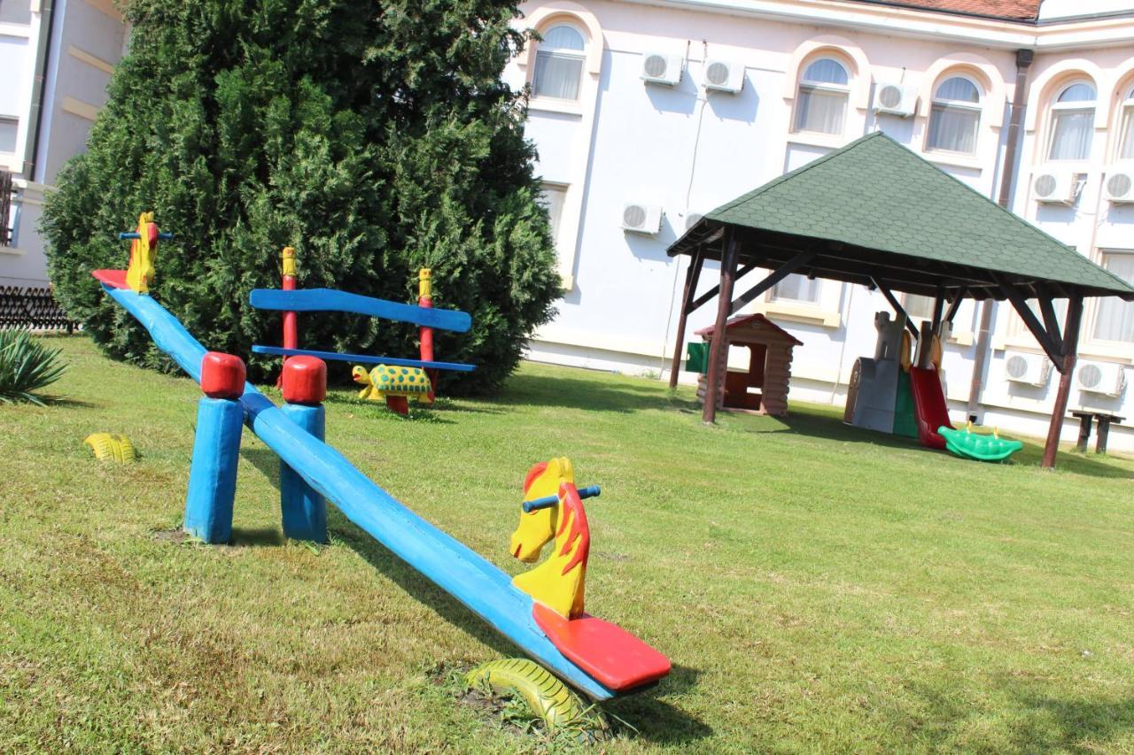 Hotel Prezident Palić Zewnętrze zdjęcie