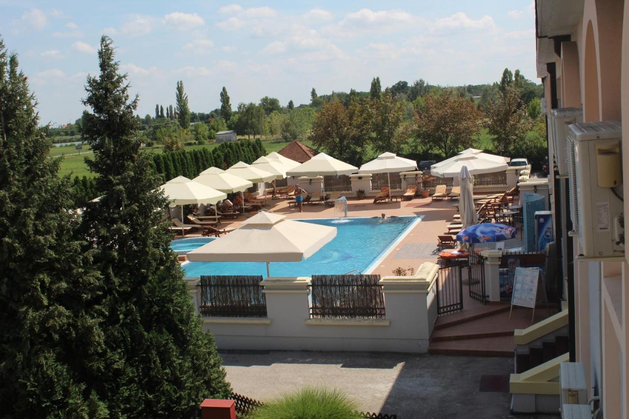 Hotel Prezident Palić Zewnętrze zdjęcie